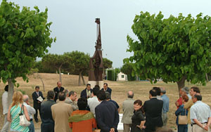 Inauguració del nou emplaçament de l'escultura de Salvador Aulèstia. fdg/ carles castro