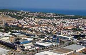 Imatge de la refineria del polígon nord de Tarragona que inclou les instal·lacions de la petroliera Repsol. ACN
