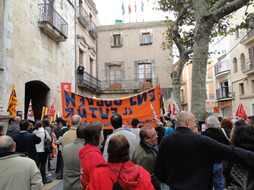 Imatge de la concentració a la plaça Vella del Vendrell. Marc Guitart