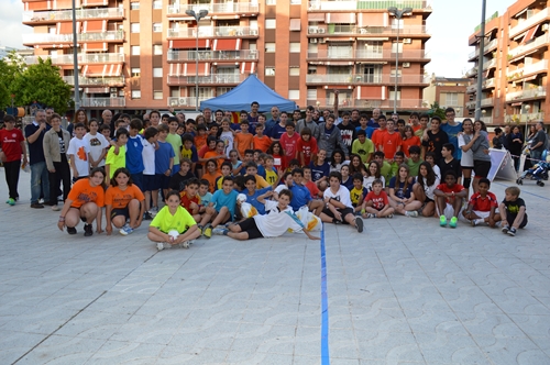 Foto de família dels participants a la jornada Street handball