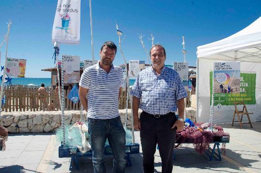 Ajuntament de Calafell. Calafell inicia una campanya deducació ambiental a les platges