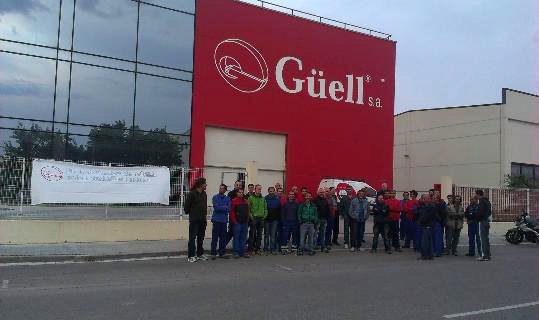 Jordi Hill. Els treballadors d'Elèctrica Güell inicien els tres dies de vaga