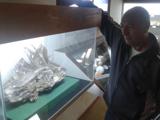 Roger Vives. Josep Rovira, extreballador duna de les fàbriques que explotaven els jaciments de guix, és el creador del Museu de Geologia i del Guix d