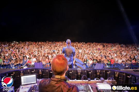 EIX. La festa Open Air Tour va reunir ahir més de 5.000 persones a Calafell