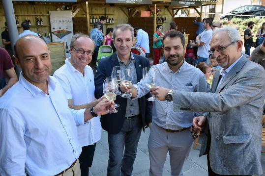 Ajuntament de Vilafranca. Vilafranca i Rubí volen establir llaços de col.laboració entorn del vi