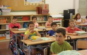 Alumnes d'una classe de segon cicle de Primària, el primer dia d'escola. ACN