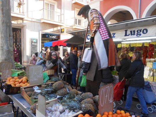 Ajuntament de Vilafranca. Campanyes per a leliminació de residus i el foment del planter i el producte de la terra al mercat dels dissabtes
