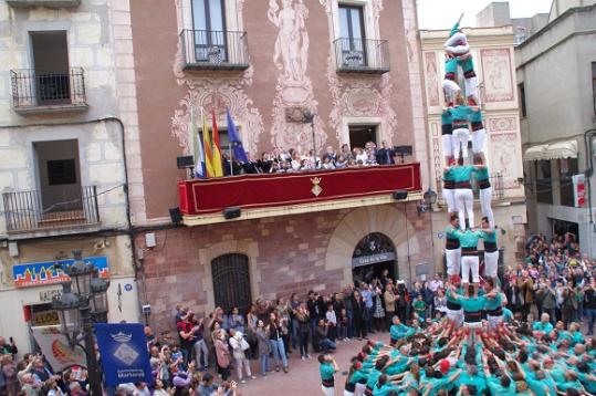Castellers de Vilafranca. Els Verds descarreguen el 4 de 8 amb agulla més matiner de la colla