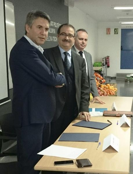 Generalitat de Catalunya. Ensenyament signa un conveni amb Casa Ametller per promoure l'FP dual en el sector del comerç i màrqueting