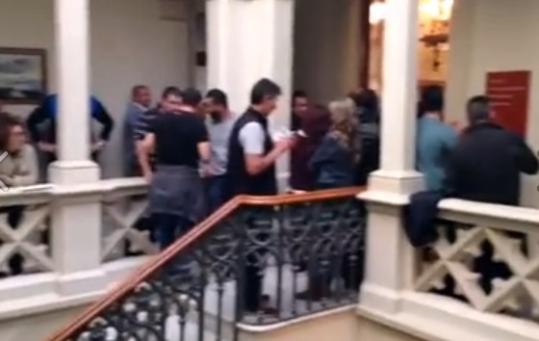 EIX. Escridassada de cinc hores dels treballadors municipals al ple de Sitges
