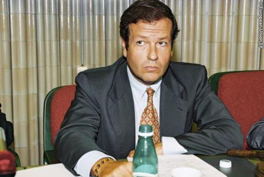 Imatge de José María Mendiluce quan va ser eurodiputat pel PSOE. Fotografia feta el 1994. Unió Europea