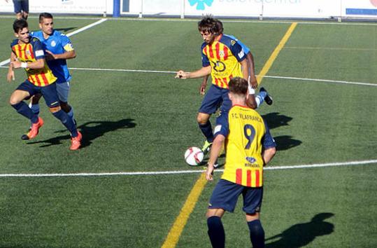 Imatge del partit entre el CF Vilafranca i el Santfeliuenc. Ramon Filella