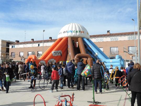 CC Baix Penedès. Més de 700 alumnes del Baix Penedès participen en la Festa de les Idees del reciclatge