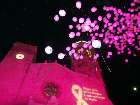 Sitges commemora el Dia Mundial contra el Càncer de Mama