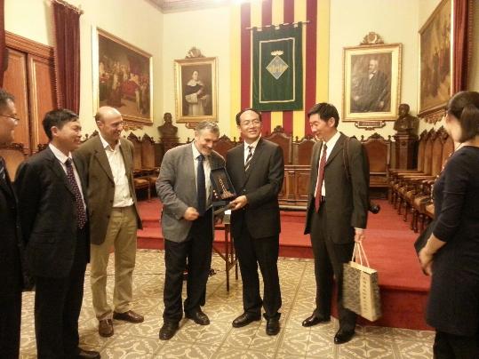 Una delegació de la ciutat xinesa de Yiliang visita Vilafranca. Ajuntament de Vilafranca