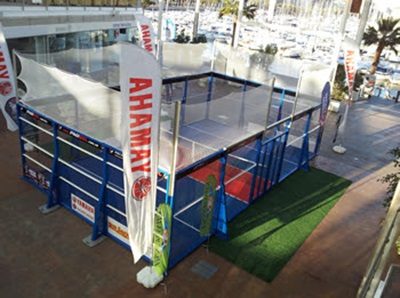 Vilanova instal·la una pista de padbol a la plaça del Port. Ajuntament de Vilanova