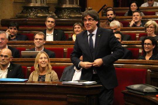 Carles Puigdemont, en votar durant el debat de la qüestió de confiança. ACN / Julià N.