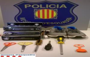 Detinguts in fraganti els autors de cinc robatoris a interior de vehicle a Vilafranca del Penedès. Mossos d'Esquadra