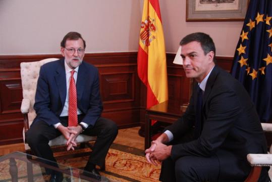 El president espanyol en funcions, Mariano Rajoy, i el secretari general del PSOE, Pedro Sánchez. ACN/ Xavier Vallbona