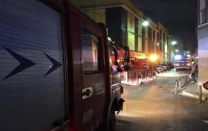 Incendi en un edifici del carrer Barcelona, a Vilanova. Arnau Salvó