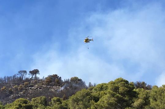 L’incendi a prop de la urbanització Mas Mel a Calafell afectaria unes set hectàrees de vegetació. Ajuntament de Calafell
