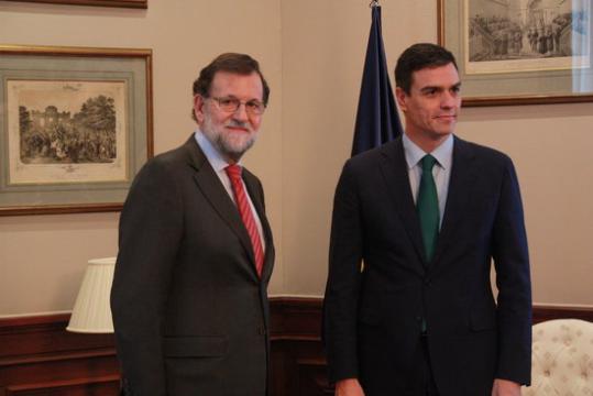 Pedro Sánchez, i el president en funcions del govern espanyol, Mariano Rajoy. ACN/ Xavier Vallbona
