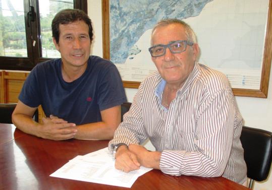 Pere Sadurní, regidor d’esports; i Manel García, vicepresident de l’AE Moja. Eix
