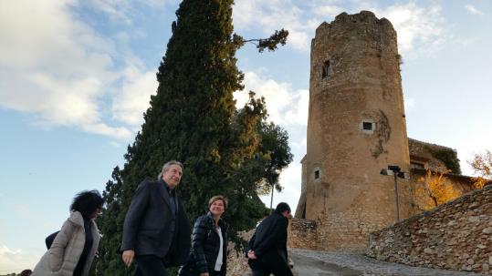Puigcorbé i Garrido durant la visita al Castell de Ribes. Ajt Sant Pere de Ribes