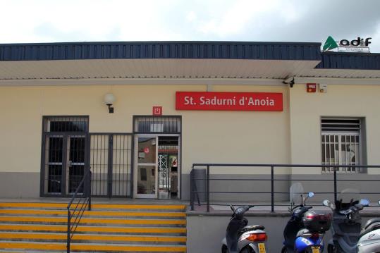 Sant Sadurní reclama l'execució de les obres de millora de l'accessibilitat a l'estació de Renfe. Ajt Sant Sadurní d'Anoia