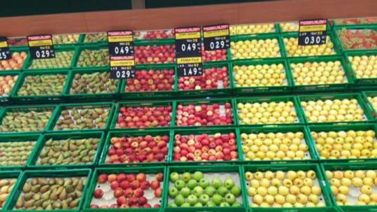 Unió de Pagesos denuncia Mercadona per presumpta venda a pèrdues en ofertes de poma Golden i Royal Gala i pera Conference. Unió de Pagesos