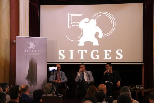 El Festival de Sitges celebra 50 edicions amb una nova imatge que manté el goril·la i un cartell que evoca Dràcula. ACN