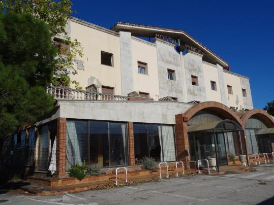 El futur de l'antic Hotel Penedès continua sent una incògnita quatre anys després del seu tancament. Ramon Filella