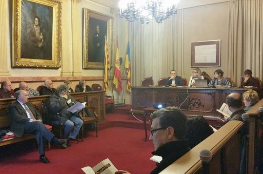El govern de Vilanova presenta la proposta de pressupostos al Consell Muncipal de Veïns. Ajuntament de Vilanova