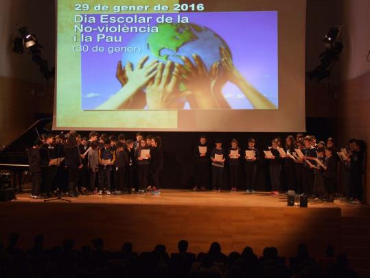 El Vendrell celebra el Dia Escolar de la No-violència que enguany està dedicat als refugiats. Ajuntament del Vendrell