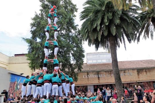 Els Castellers de Vilafranca estrenen la torre de 8 amb folre i el pilar de sis. Castellers de Vilafranca