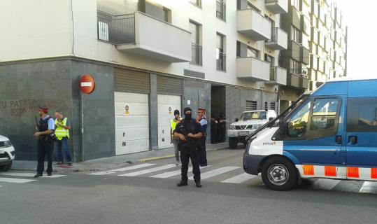 Els Mossos registren un pis de Vilafranca en relació amb els atemptats. Ramon Filella