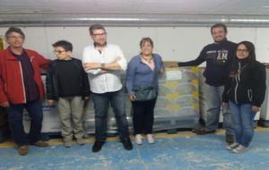 Els Xicots destinen al Rebost Solidari els aliments rebuts amb el premi Baròmetre Casteller. Xicots de Vilafranca
