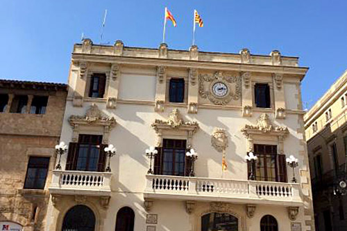 Façana de l’Ajuntament de Vilafranca. Eix