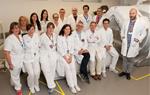 Fotografia de l'equip de l'Hospital de Bellvitge i l'ICO. Cedida per l'HUB