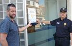 La Policia Municipal fa difusió de la campanya de conscienciació de no comprar al top manta. Ajuntament del Vendrell