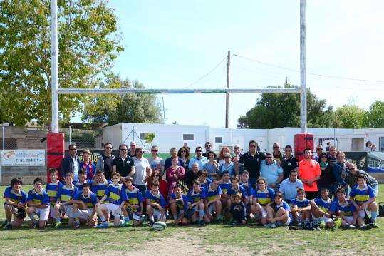 L'equip aleví del SEL Vilanova al camp de Santa Bàrbara. Eix