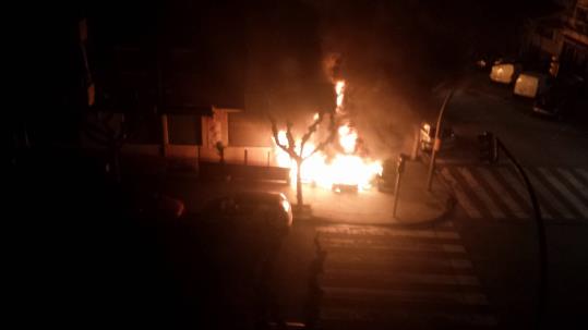 Quinze veïns desallotjats en l’incendi de la terrassa d’un bar a Vilanova i la Geltrú. Laura Garcia Maireles