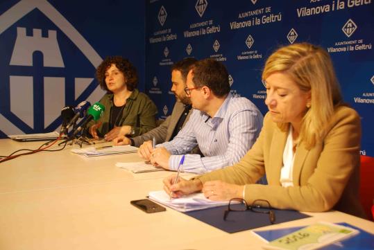 Roda de premsa del govern de Vilanova. Míriam de Lamo