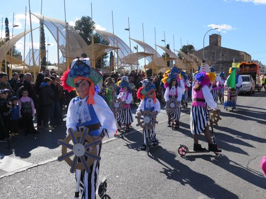 Rua del carnaval de Santa Margarida i els Monjos. EIX