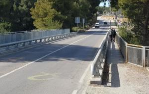 Comencen les obres d’ampliació del pont sobre la riera de Ribes . Ajt Sant Pere de Ribes