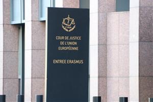 Pla curt del cartell del Tribunal de Justícia de la UE (TJUE) a Luxemburg, l'1 de juliol de 2019. ACN