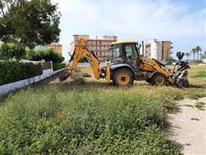 Comencen les obres per regular l'aparcament aquest estiu al barri del Prat de Vilanova. Ajuntament de Vilanova