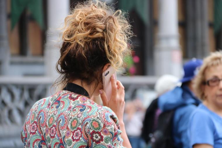 La generació muda: per què els millennials no agafen el telèfon?. EIX