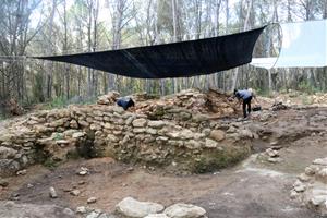 Troben a Castellet i la Gornal el poblat fortificat de pedra més antic del Penedès. ACN
