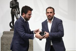 Els premis nacionals de Comerç reconeixen els 150 anys d'història de la vilanovina Teixits La Rosa. Generalitat de Catalunya